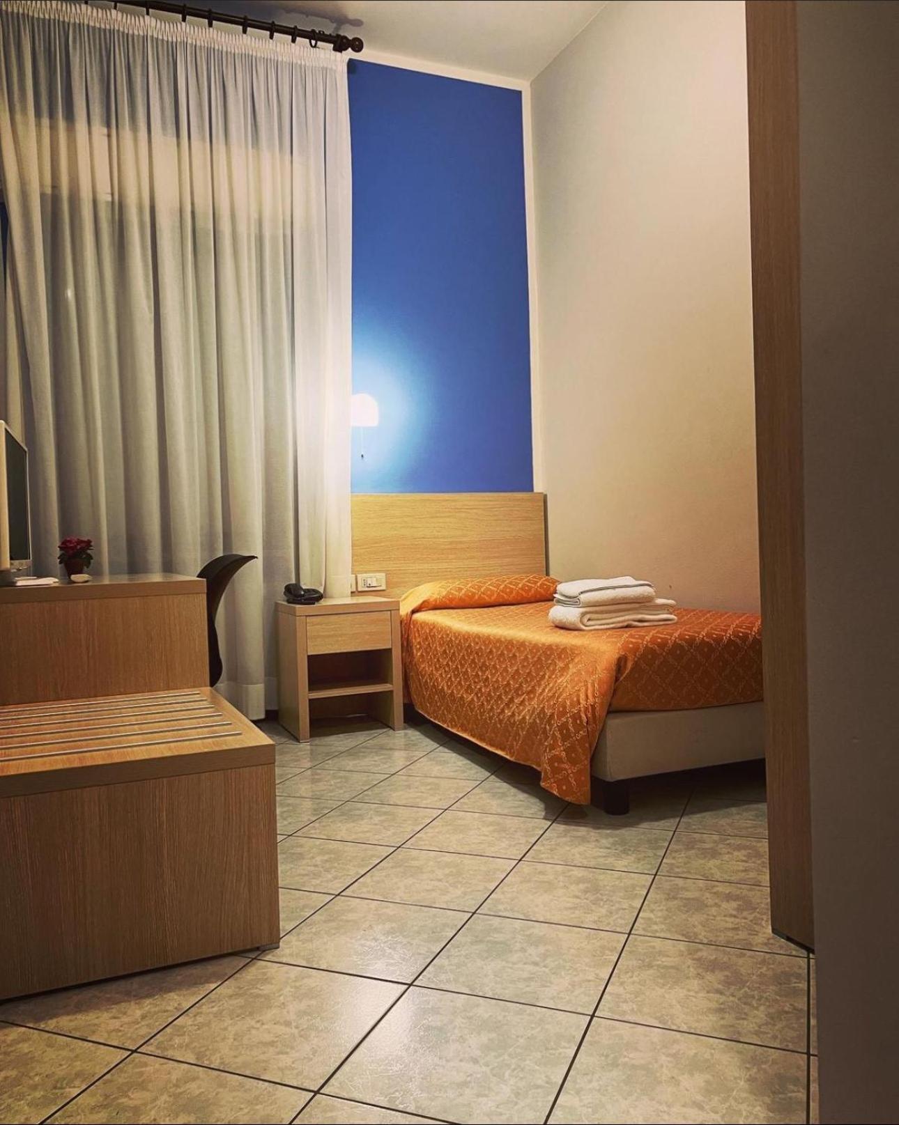 Albergo La Posta Arezzo Badia Al Pino ภายนอก รูปภาพ