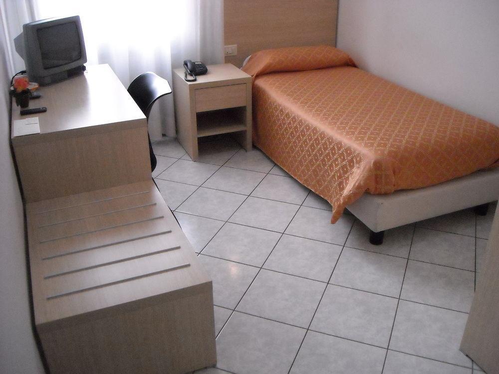 Albergo La Posta Arezzo Badia Al Pino ภายนอก รูปภาพ