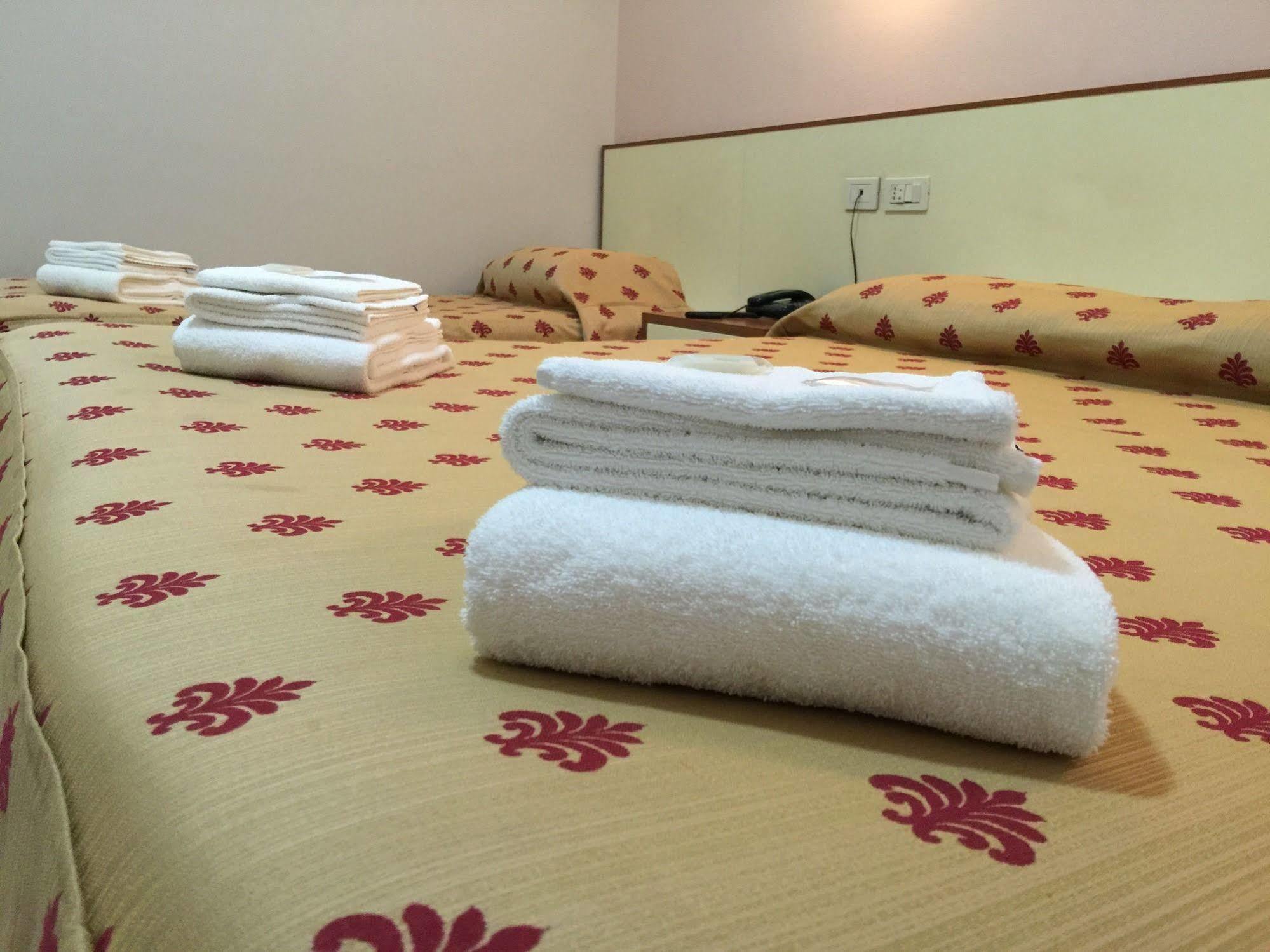 Albergo La Posta Arezzo Badia Al Pino ภายนอก รูปภาพ