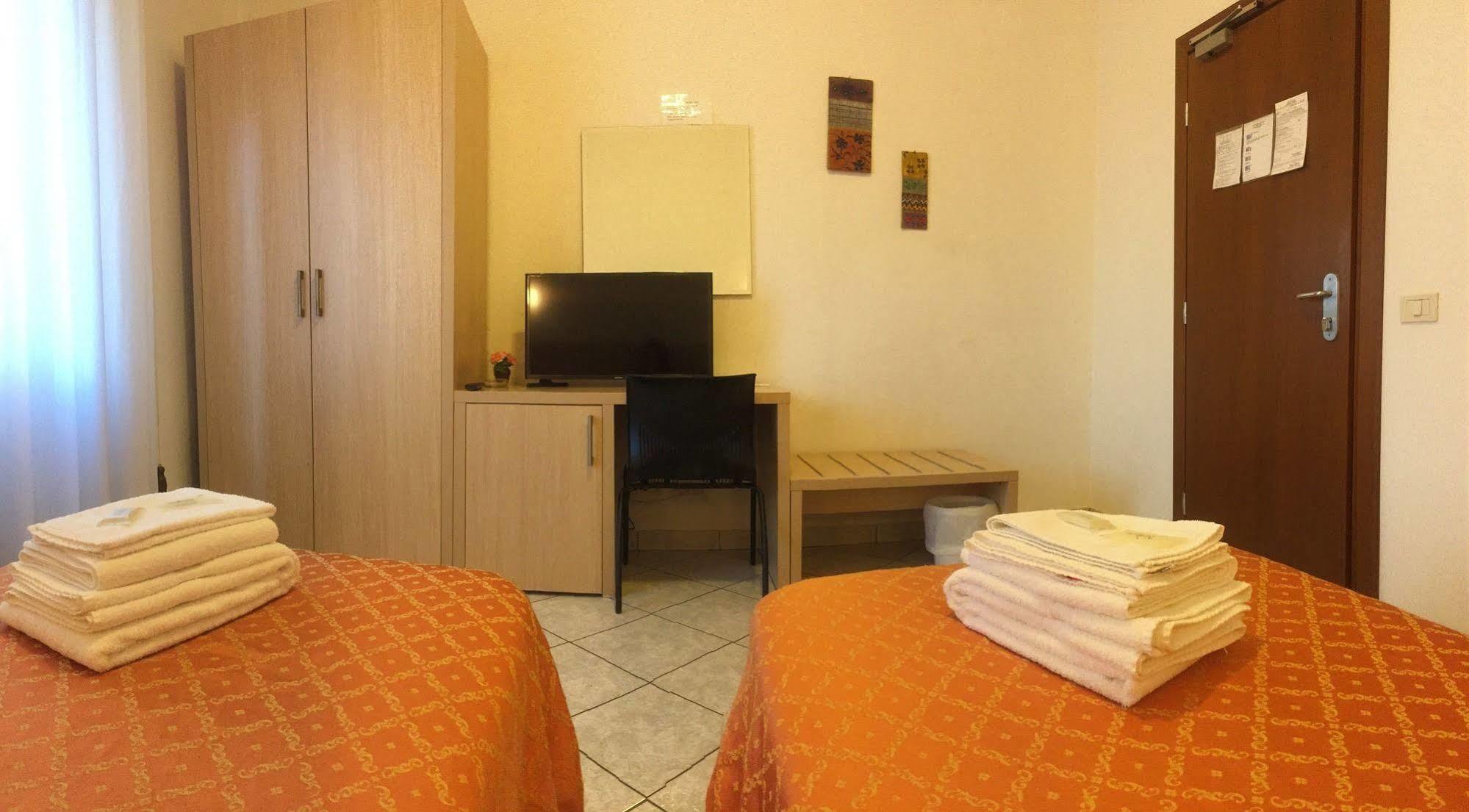 Albergo La Posta Arezzo Badia Al Pino ภายนอก รูปภาพ